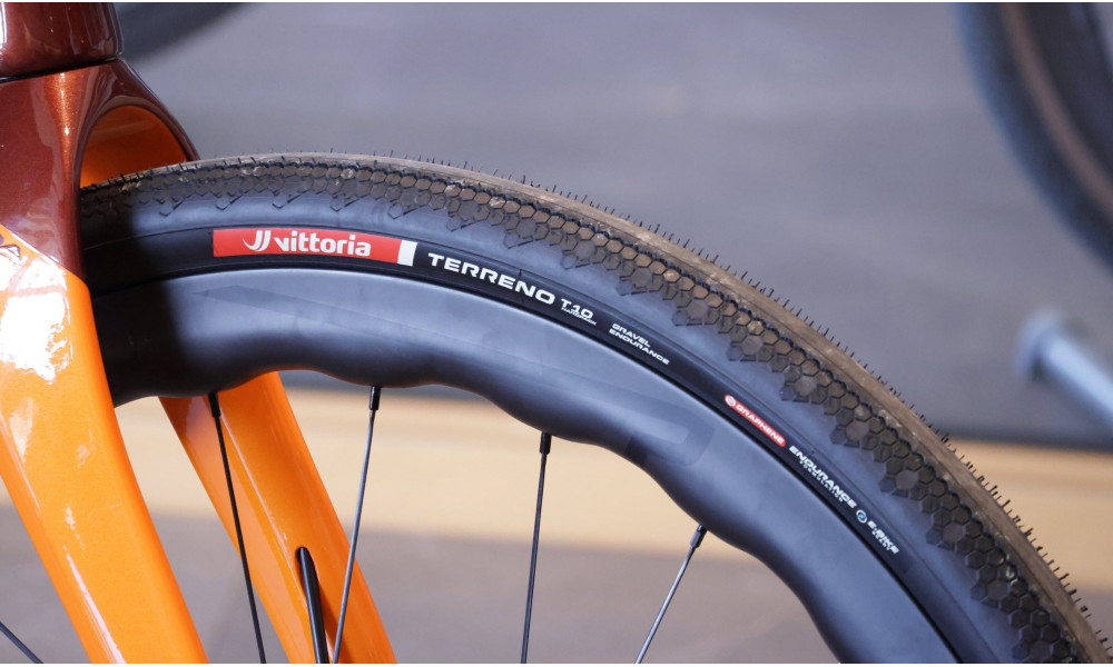 Riepa 28" Vittoria Terreno T10 Hardpack G2.0 TLR Fold 700x45c / 45-622 black - 4