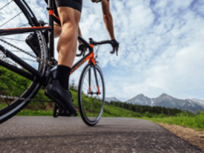 Kādi muskuļi strādā, braucot ar velosipēdu?